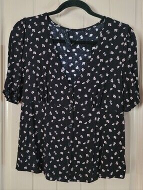 Sanctuary Black Button-Front Top with Pale Pink Floral Print